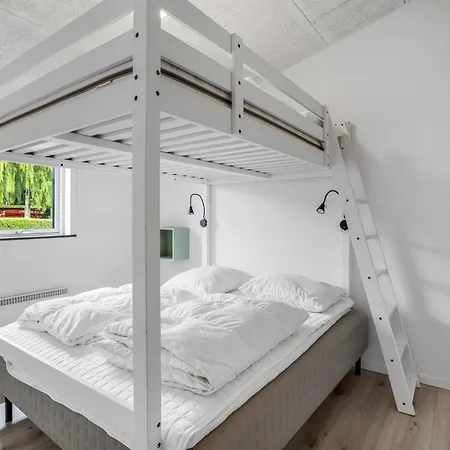 Fin - 150m From The Sea By Interhome *