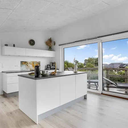 Holiday home Fin - 150m From The Sea By Interhome