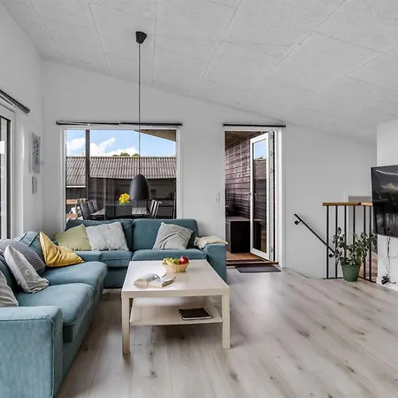 Holiday home Fin - 150m From The Sea By Interhome