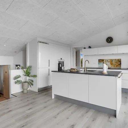 Fin - 150m From The Sea By Interhome