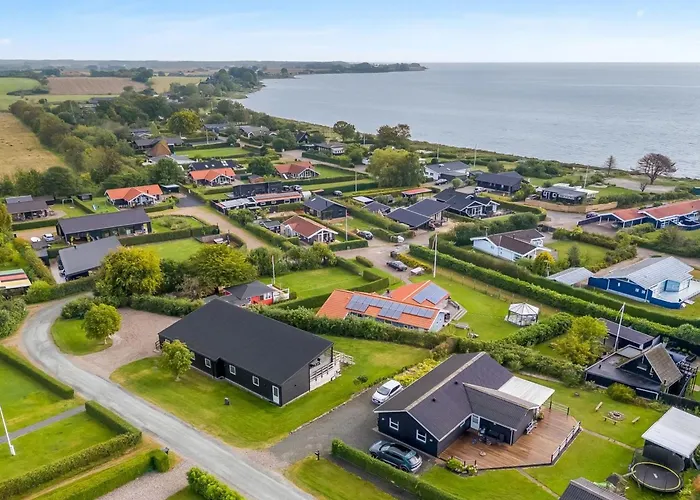 Holiday home Fin - 150m From The Sea By Interhome