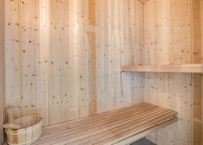 Holiday home Fin - 150m From The Sea By Interhome